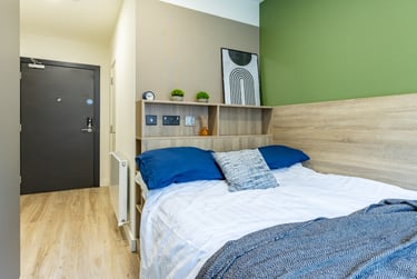 Classic En Suite - Image 1